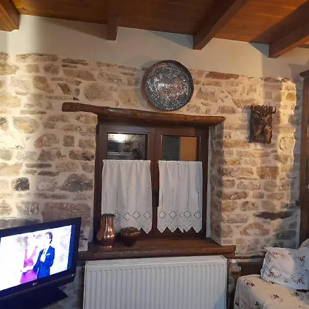 το πέτρινο της γιαγιάς μαρίκας * Karpenísion