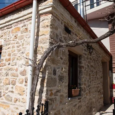 το πέτρινο της γιαγιάς μαρίκας 公寓