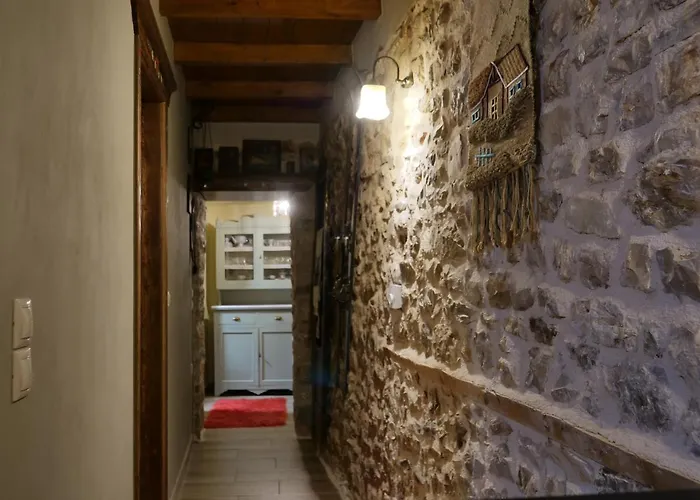 το πέτρινο της γιαγιάς μαρίκας Karpenisi